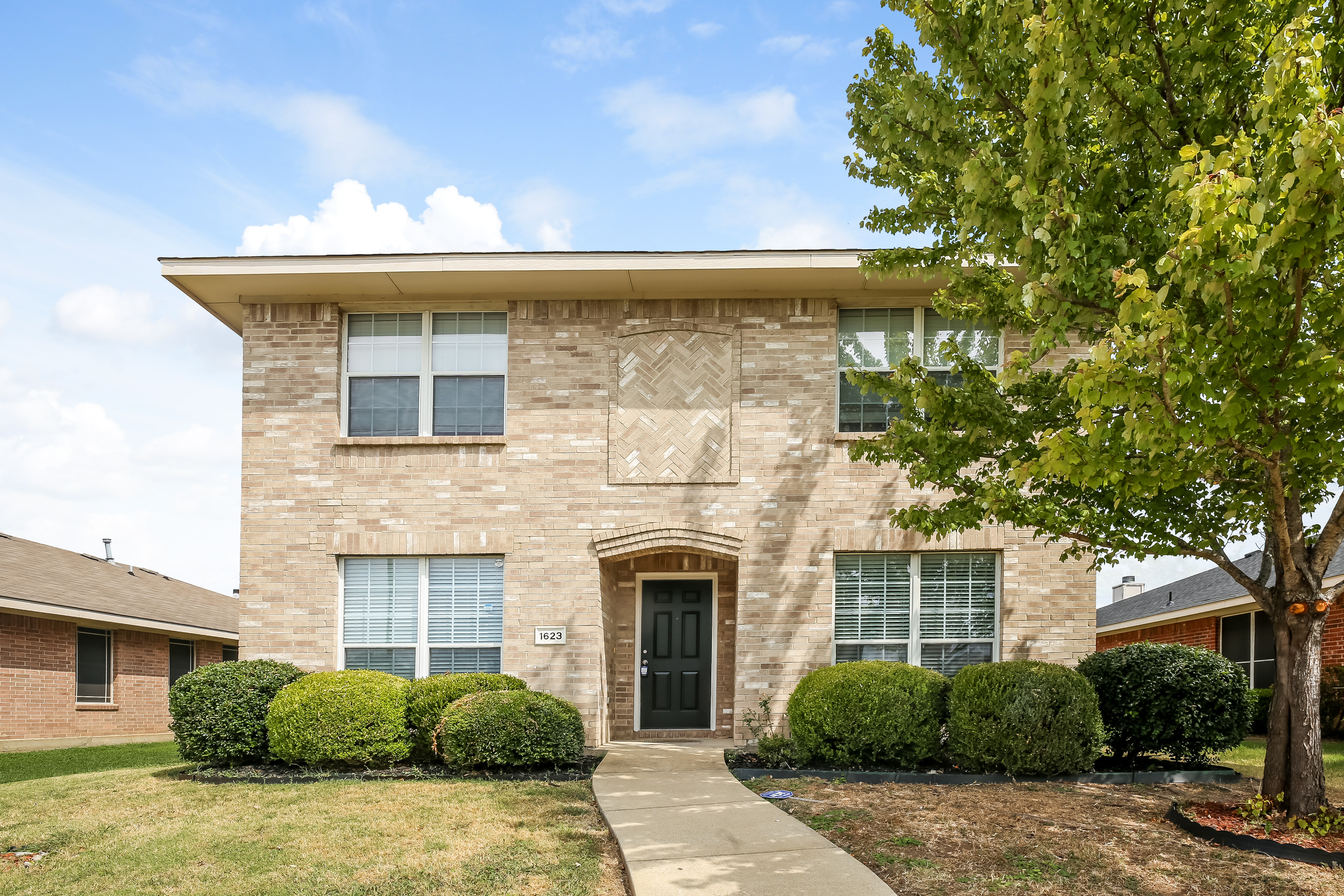 1623 Venus Dr E Lancaster, TX 75134